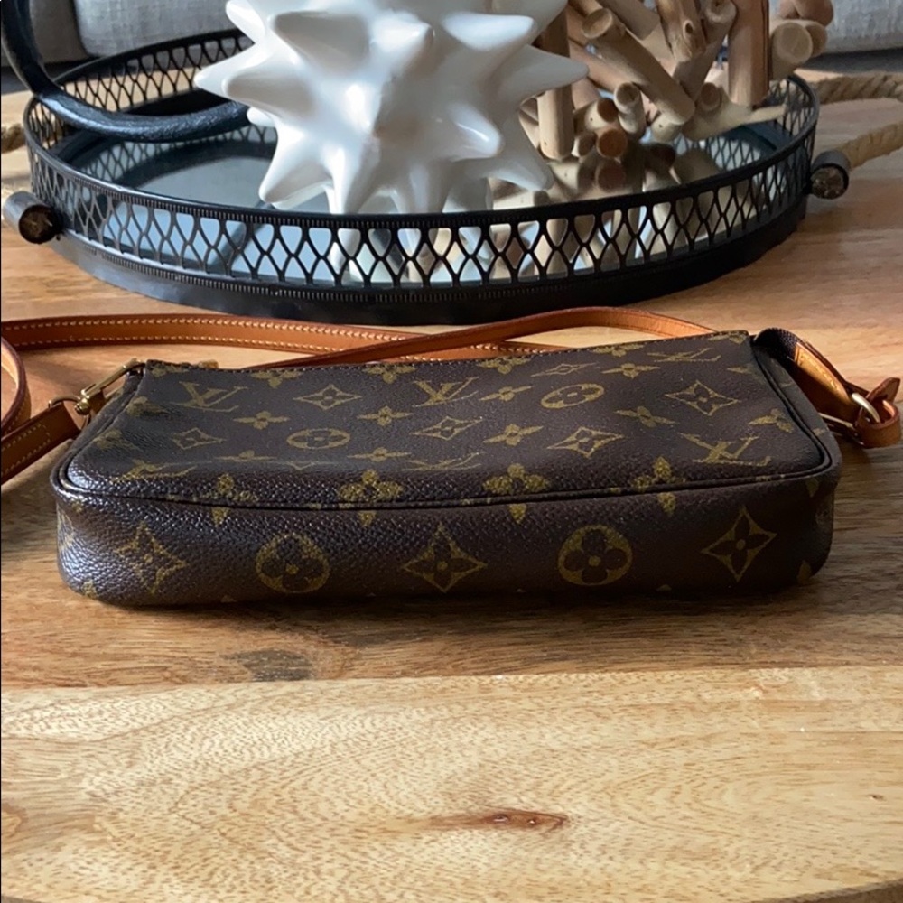 Louis Vuitton Monogram Pochette and Accessories - Picture 7 of 16